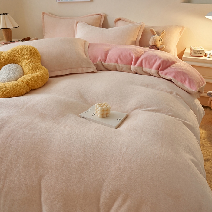 91家纺网 家纺一手货源 找家纺 2025新款多巴胺小红书纯色牛奶绒四件套牛奶绒被套跨境定制-风格二 奶油樱花粉