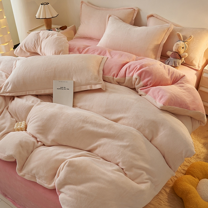 91家纺网 家纺一手货源 找家纺 2025新款多巴胺小红书纯色牛奶绒四件套牛奶绒被套跨境定制-风格二 奶油樱花粉