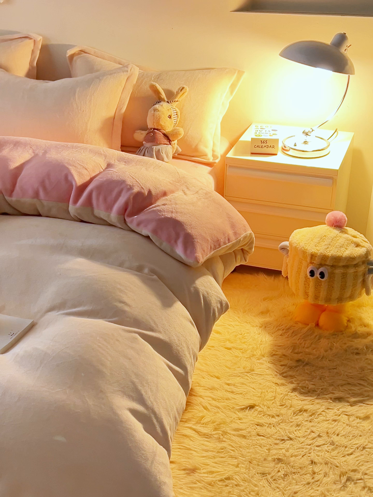 91家纺网 家纺一手货源 找家纺 2025新款多巴胺小红书纯色牛奶绒四件套牛奶绒被套跨境定制-风格二 奶油樱花粉