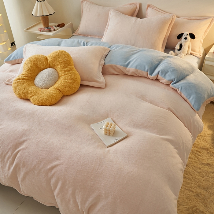 91家纺网 家纺一手货源 找家纺 2025新款多巴胺小红书纯色牛奶绒四件套牛奶绒被套跨境定制-风格二 奶油天蓝