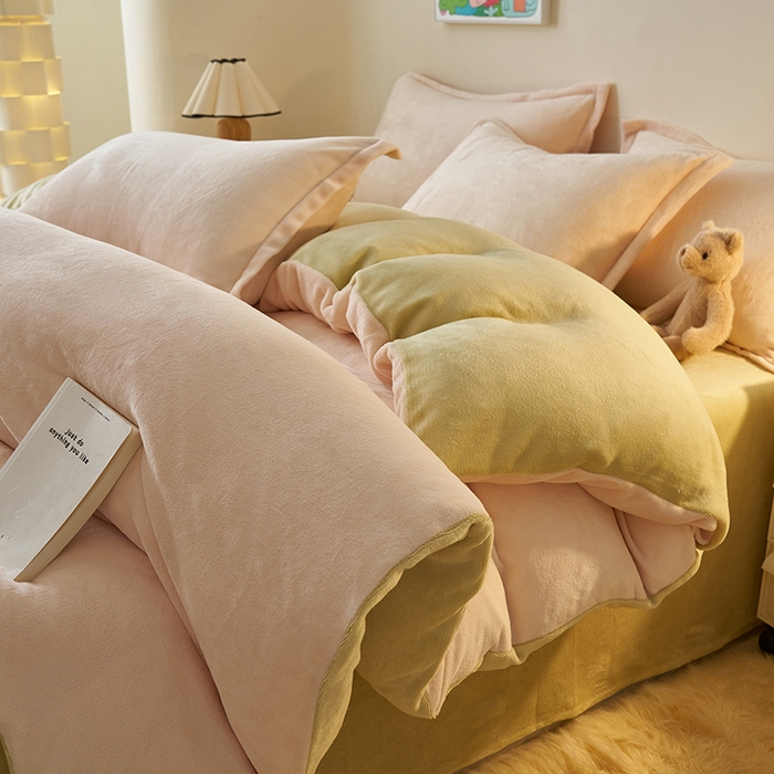 91家纺网 家纺一手货源 找家纺 2025新款多巴胺小红书纯色牛奶绒四件套牛奶绒被套跨境定制-风格二 奶油橄榄绿