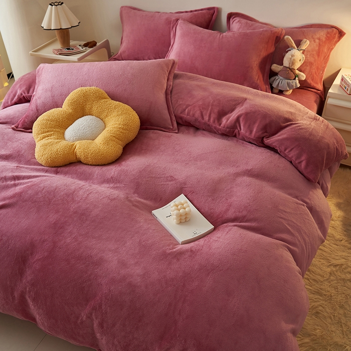 91家纺网 家纺一手货源 找家纺 2025新款多巴胺小红书纯色牛奶绒四件套牛奶绒被套跨境定制-风格二 豆沙