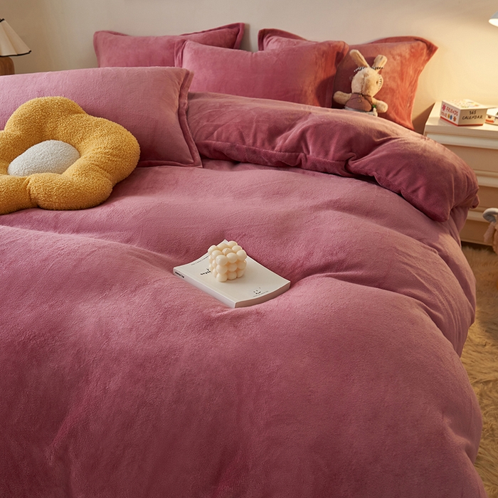 91家纺网 家纺一手货源 找家纺 2025新款多巴胺小红书纯色牛奶绒四件套牛奶绒被套跨境定制-风格二 豆沙