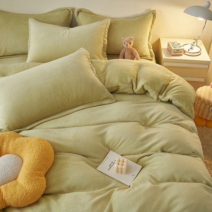 91家纺网 家纺一手货源 找家纺 2025新款多巴胺小红书纯色牛奶绒四件套牛奶绒被套跨境定制-风格二 橄榄绿