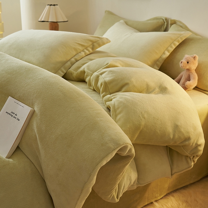 91家纺网 家纺一手货源 找家纺 2025新款多巴胺小红书纯色牛奶绒四件套牛奶绒被套跨境定制-风格二 橄榄绿