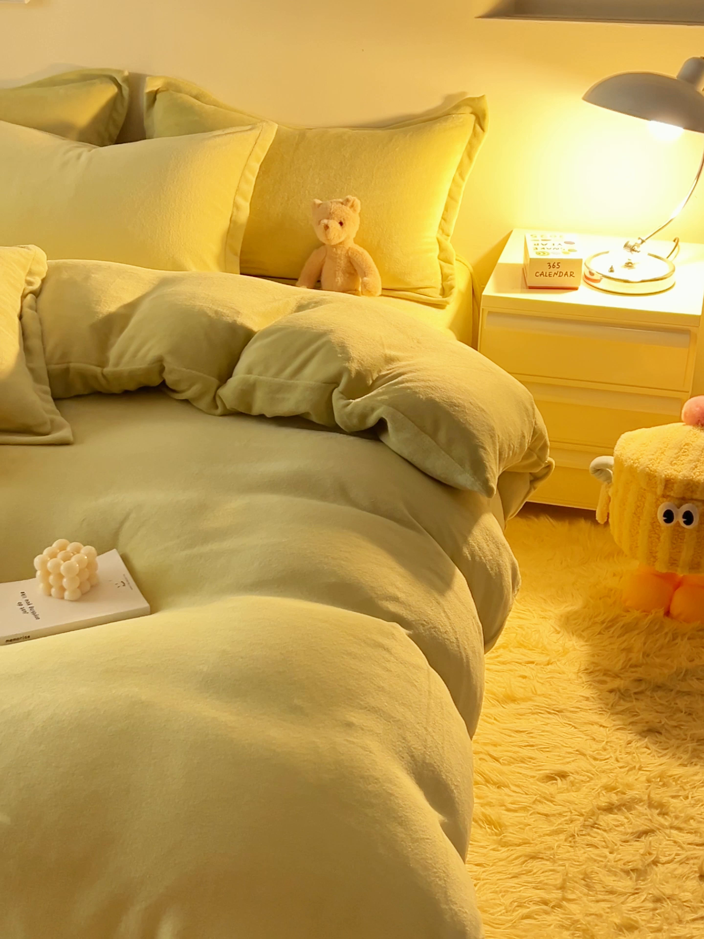 91家纺网 家纺一手货源 找家纺 2025新款多巴胺小红书纯色牛奶绒四件套牛奶绒被套跨境定制-风格二 橄榄绿