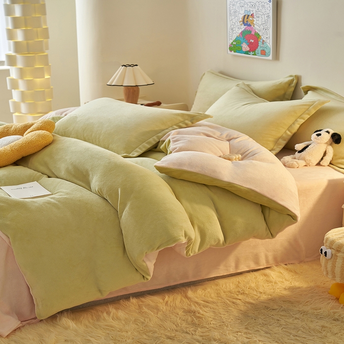 91家纺网 家纺一手货源 找家纺 2025新款多巴胺小红书纯色牛奶绒四件套牛奶绒被套跨境定制-风格二 橄榄绿奶油