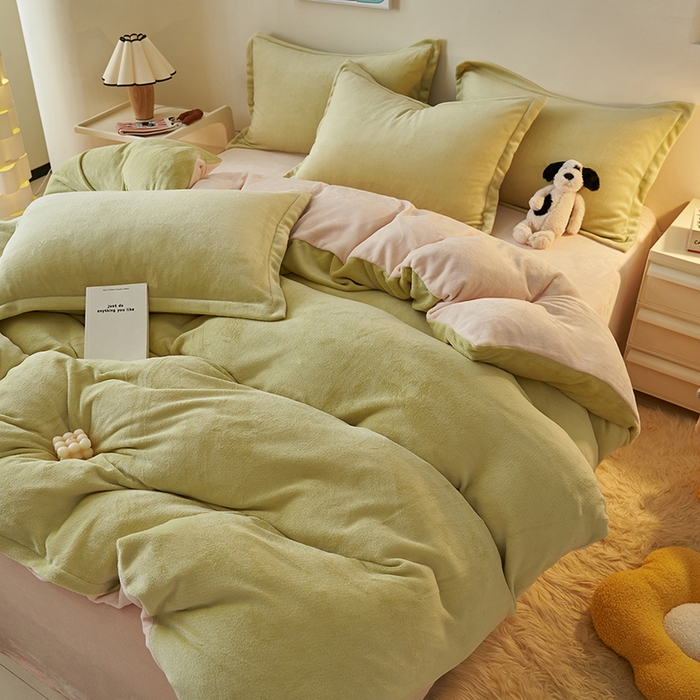 91家纺网 家纺一手货源 找家纺 2025新款多巴胺小红书纯色牛奶绒四件套牛奶绒被套跨境定制-风格二 橄榄绿奶油