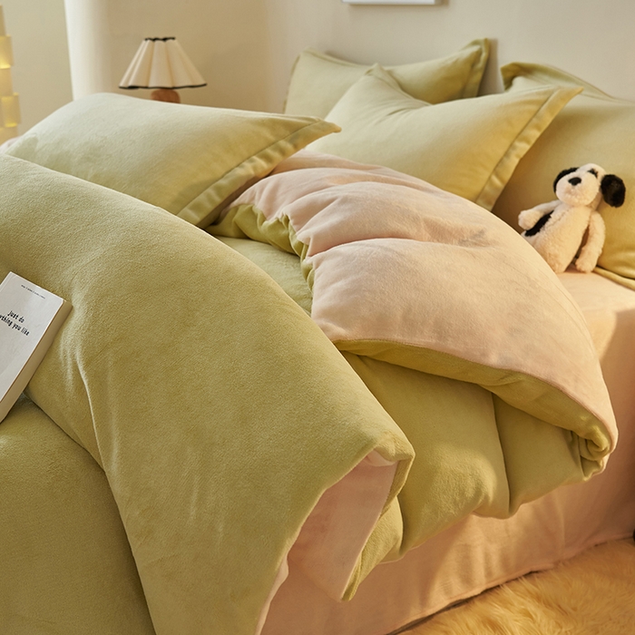 91家纺网 家纺一手货源 找家纺 2025新款多巴胺小红书纯色牛奶绒四件套牛奶绒被套跨境定制-风格二 橄榄绿奶油