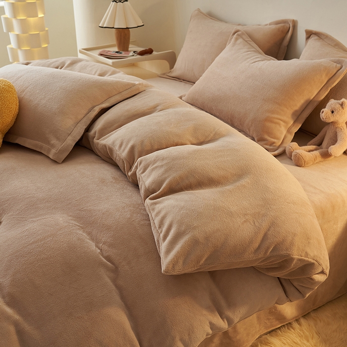 91家纺网 家纺一手货源 找家纺 2025新款多巴胺小红书纯色牛奶绒四件套牛奶绒被套跨境定制-风格二 卡其