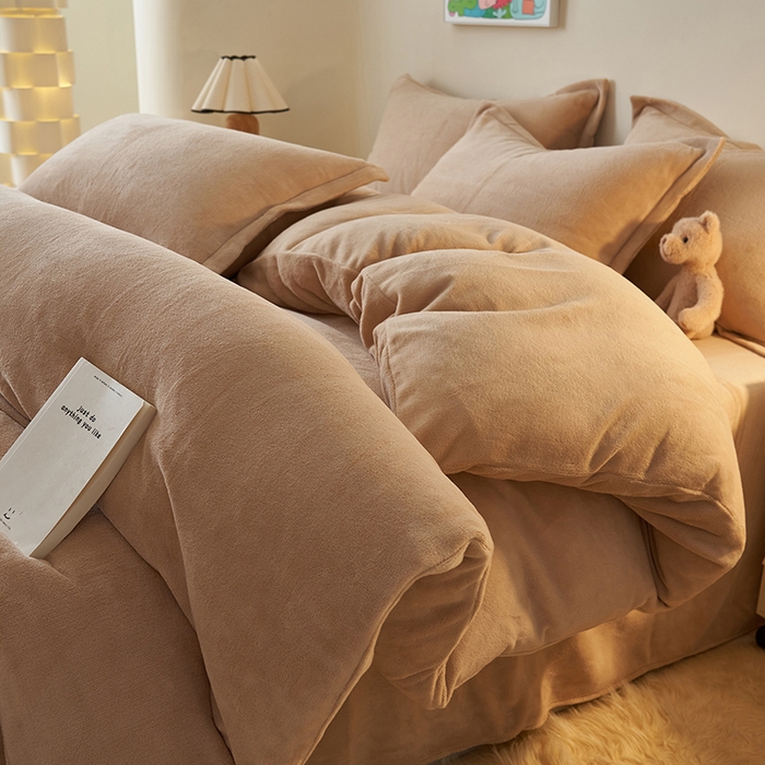 91家纺网 家纺一手货源 找家纺 2025新款多巴胺小红书纯色牛奶绒四件套牛奶绒被套跨境定制-风格二 卡其
