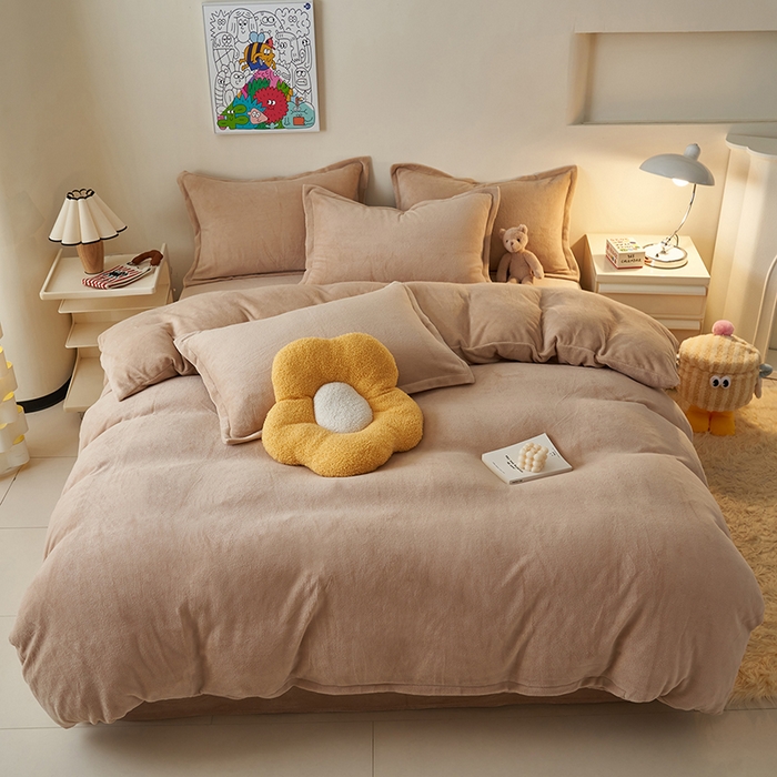 91家纺网 家纺一手货源 找家纺 2025新款多巴胺小红书纯色牛奶绒四件套牛奶绒被套跨境定制-风格二 卡其