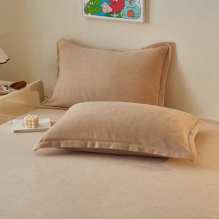 91家纺网 家纺一手货源 找家纺 2025新款多巴胺小红书纯色牛奶绒四件套牛奶绒被套跨境定制-风格二 卡其