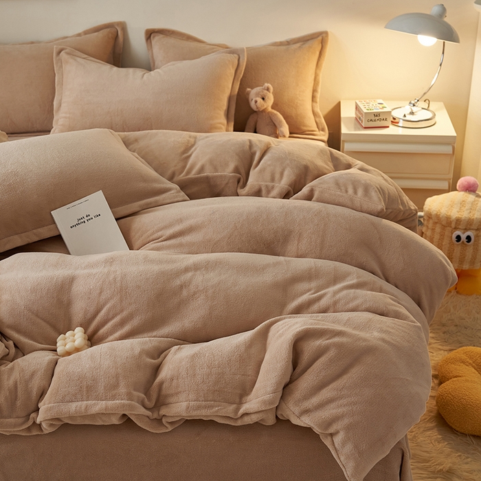 91家纺网 家纺一手货源 找家纺 2025新款多巴胺小红书纯色牛奶绒四件套牛奶绒被套跨境定制-风格二 卡其