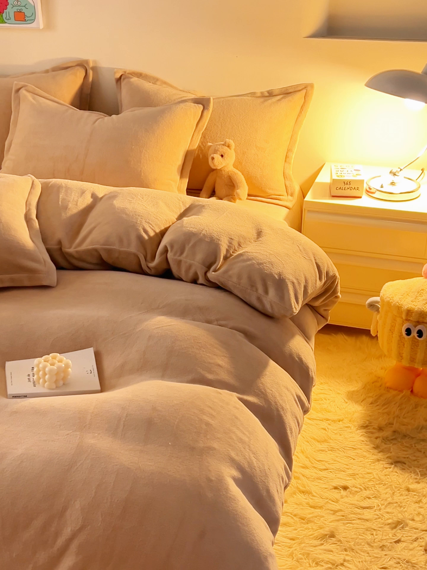 91家纺网 家纺一手货源 找家纺 2025新款多巴胺小红书纯色牛奶绒四件套牛奶绒被套跨境定制-风格二 卡其