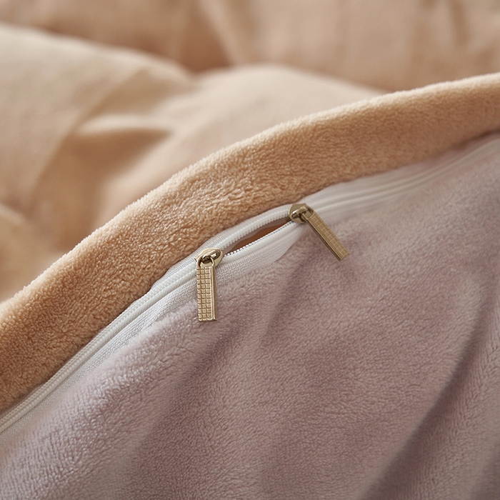 91家纺网 家纺一手货源 找家纺 2025新款多巴胺小红书纯色牛奶绒四件套牛奶绒被套跨境定制-风格二 卡其灰色