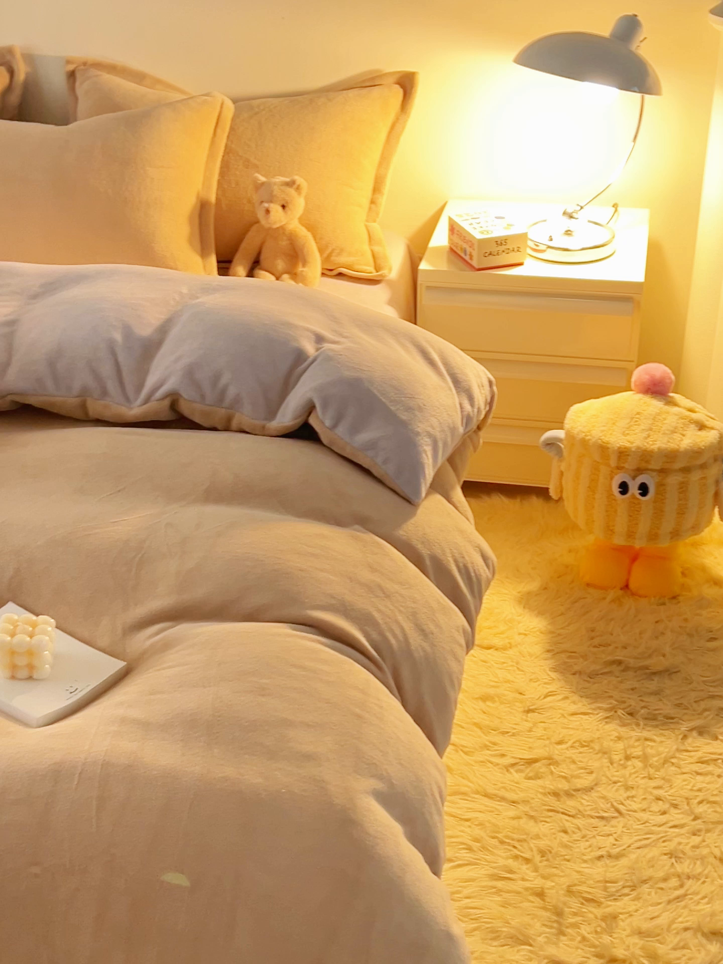 91家纺网 家纺一手货源 找家纺 2025新款多巴胺小红书纯色牛奶绒四件套牛奶绒被套跨境定制-风格二 卡其灰色