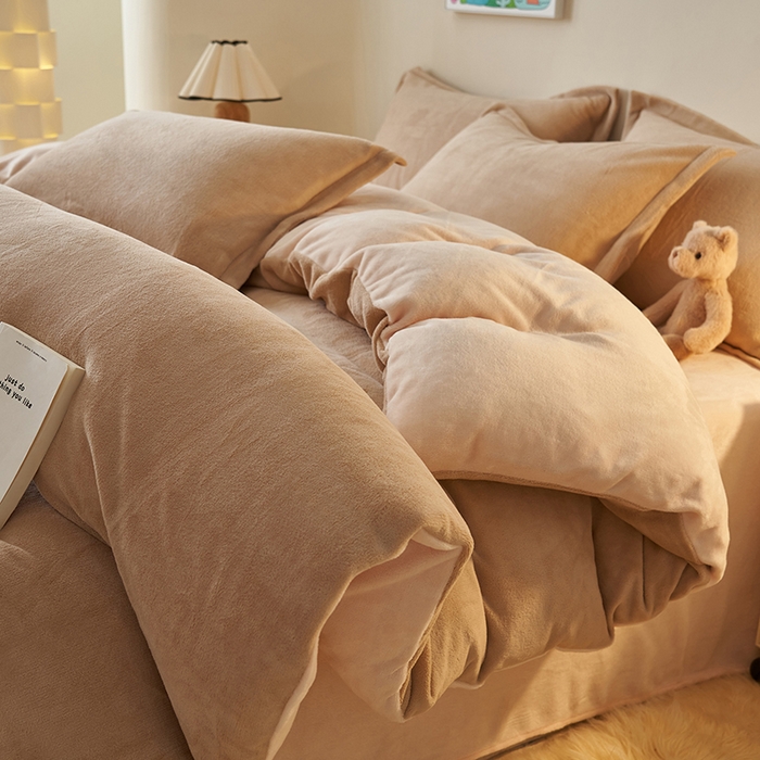 91家纺网 家纺一手货源 找家纺 2025新款多巴胺小红书纯色牛奶绒四件套牛奶绒被套跨境定制-风格二 卡其奶油