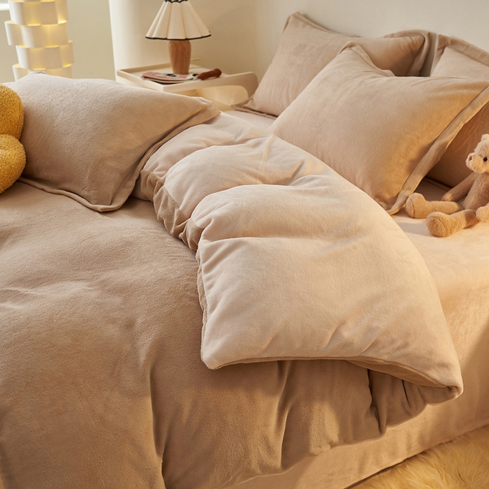 91家纺网 家纺一手货源 找家纺 2025新款多巴胺小红书纯色牛奶绒四件套牛奶绒被套跨境定制-风格二 卡其奶油