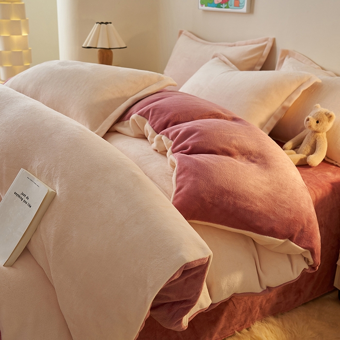91家纺网 家纺一手货源 找家纺 2025新款多巴胺小红书纯色牛奶绒四件套牛奶绒被套跨境定制-风格二 奶油豆沙