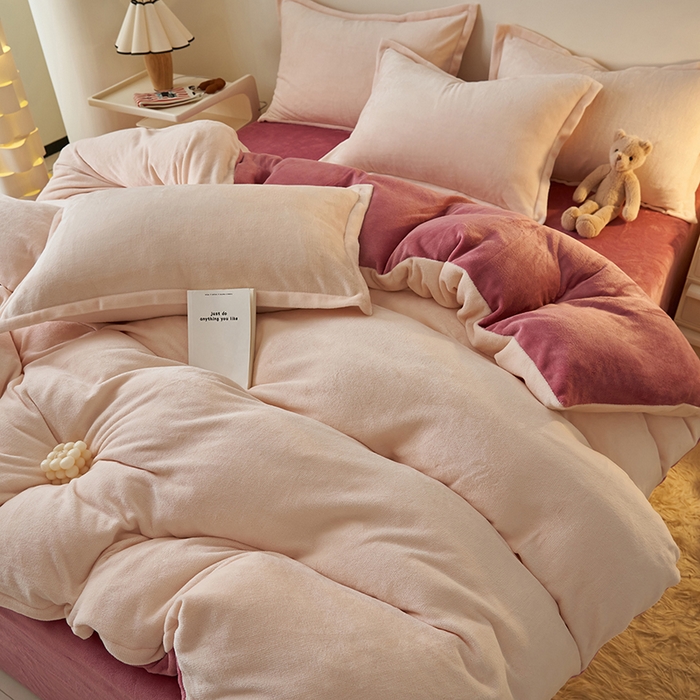 91家纺网 家纺一手货源 找家纺 2025新款多巴胺小红书纯色牛奶绒四件套牛奶绒被套跨境定制-风格二 奶油豆沙