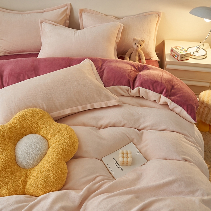 91家纺网 家纺一手货源 找家纺 2025新款多巴胺小红书纯色牛奶绒四件套牛奶绒被套跨境定制-风格二 奶油豆沙