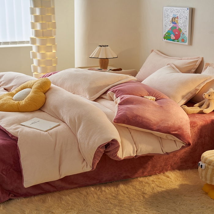 91家纺网 家纺一手货源 找家纺 2025新款多巴胺小红书纯色牛奶绒四件套牛奶绒被套跨境定制-风格二 奶油豆沙