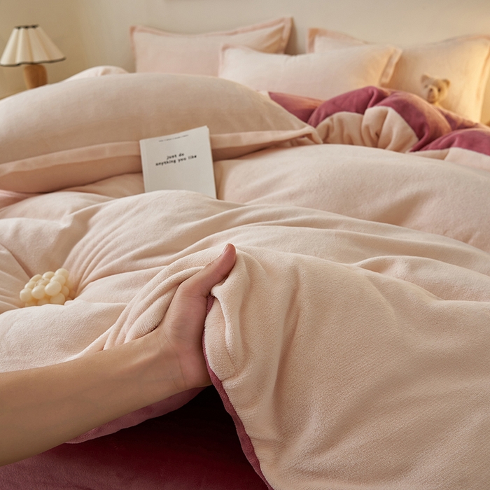 91家纺网 家纺一手货源 找家纺 2025新款多巴胺小红书纯色牛奶绒四件套牛奶绒被套跨境定制-风格二 奶油豆沙