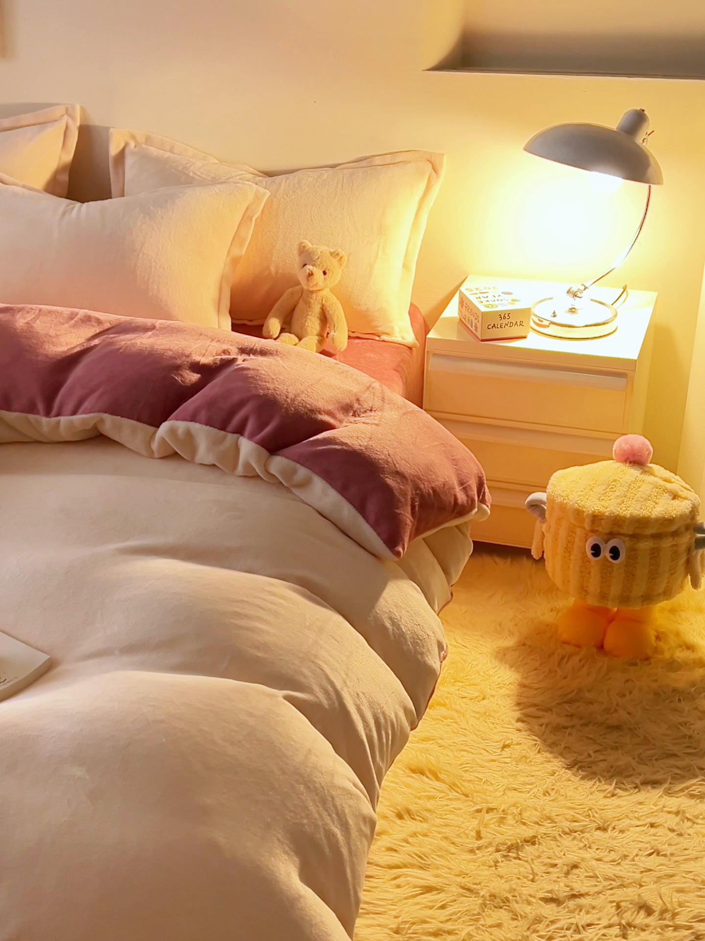 91家纺网 家纺一手货源 找家纺 2025新款多巴胺小红书纯色牛奶绒四件套牛奶绒被套跨境定制-风格二 奶油豆沙