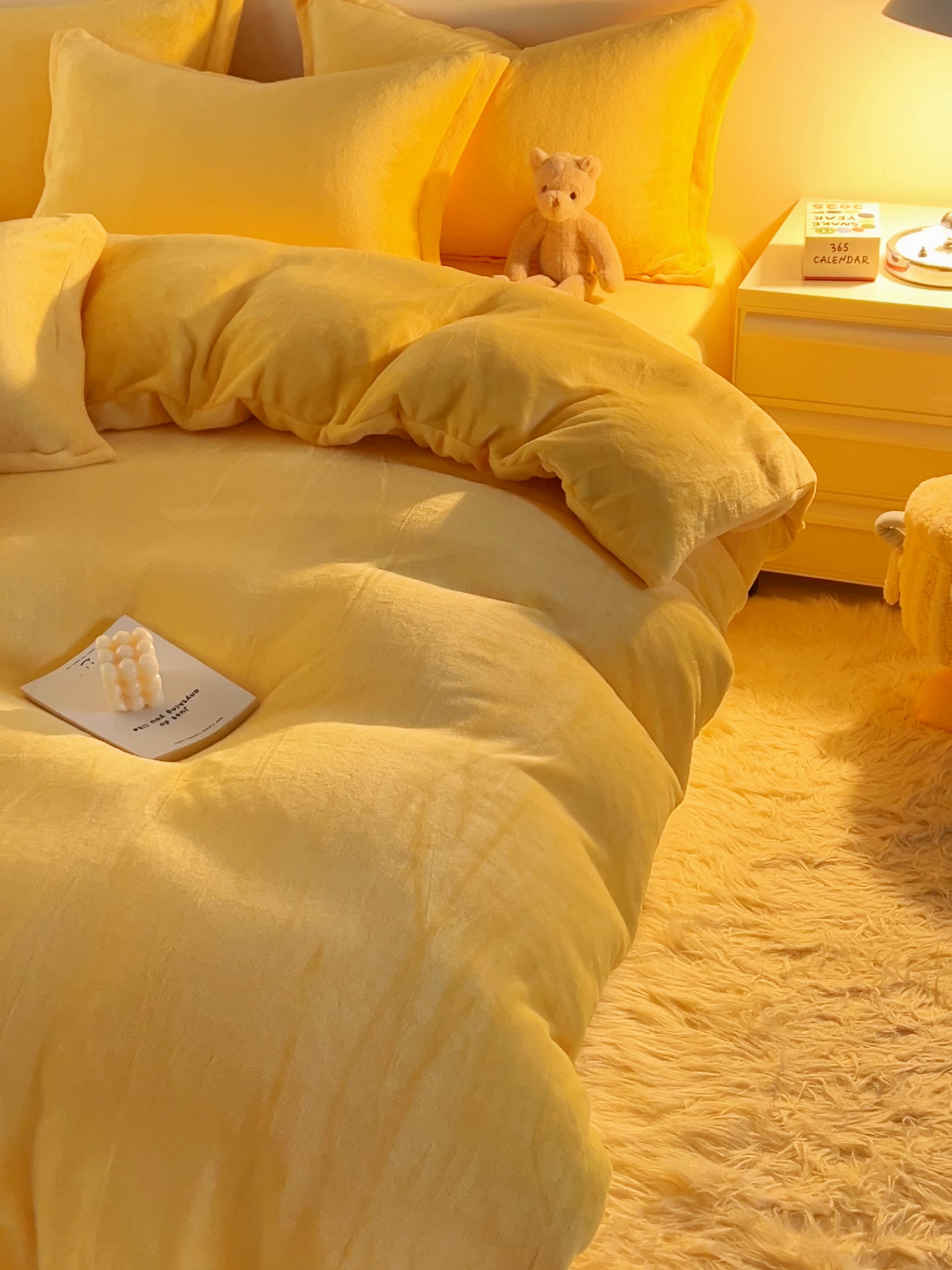 91家纺网 家纺一手货源 找家纺 2025新款多巴胺小红书纯色牛奶绒四件套牛奶绒被套跨境定制-风格二 柠檬黄