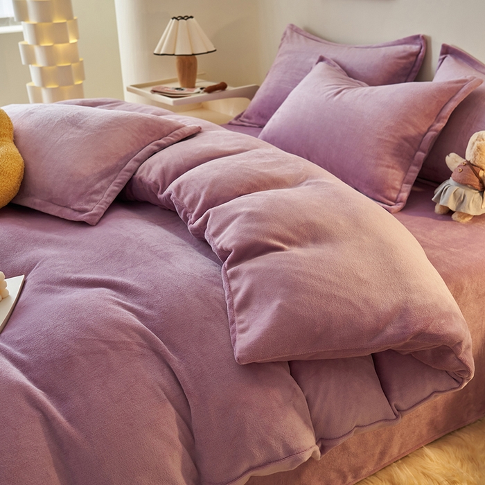 91家纺网 家纺一手货源 找家纺 2025新款多巴胺小红书纯色牛奶绒四件套牛奶绒被套跨境定制-风格二 优雅紫