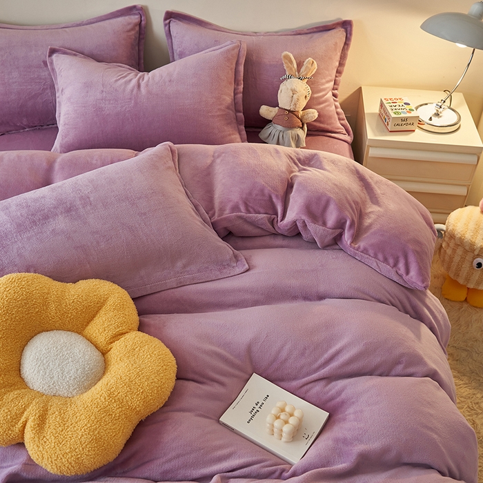 91家纺网 家纺一手货源 找家纺 2025新款多巴胺小红书纯色牛奶绒四件套牛奶绒被套跨境定制-风格二 优雅紫