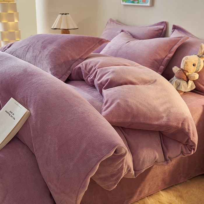 91家纺网 家纺一手货源 找家纺 2025新款多巴胺小红书纯色牛奶绒四件套牛奶绒被套跨境定制-风格二 优雅紫