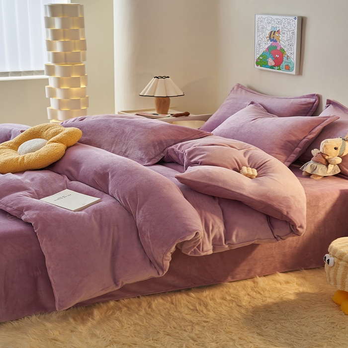 91家纺网 家纺一手货源 找家纺 2025新款多巴胺小红书纯色牛奶绒四件套牛奶绒被套跨境定制-风格二 优雅紫