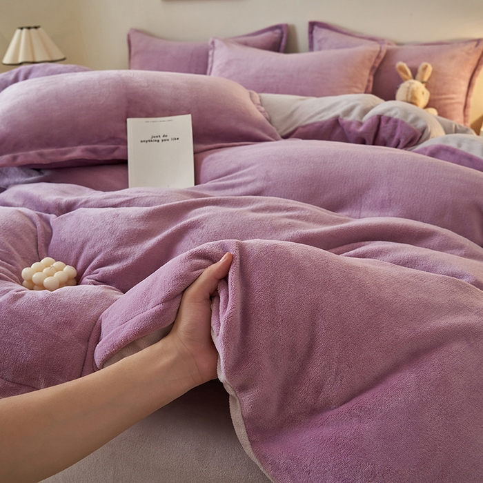 91家纺网 家纺一手货源 找家纺 2025新款多巴胺小红书纯色牛奶绒四件套牛奶绒被套跨境定制-风格二 优雅紫灰