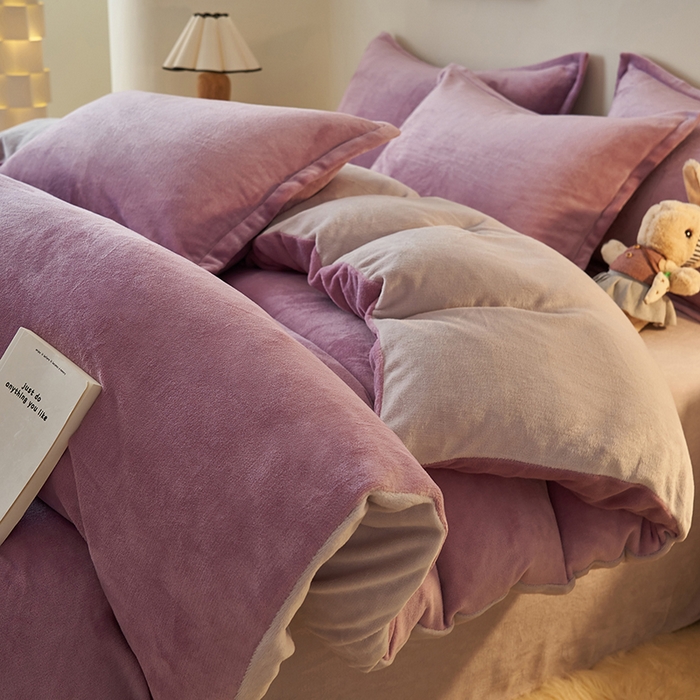 91家纺网 家纺一手货源 找家纺 2025新款多巴胺小红书纯色牛奶绒四件套牛奶绒被套跨境定制-风格二 优雅紫灰
