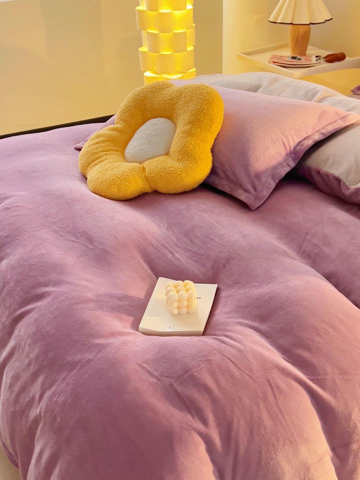 91家纺网 家纺一手货源 找家纺 2025新款多巴胺小红书纯色牛奶绒四件套牛奶绒被套跨境定制-风格二 优雅紫灰