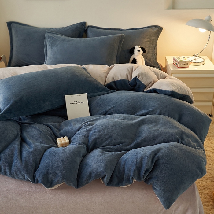 91家纺网 家纺一手货源 找家纺 2025新款多巴胺小红书纯色牛奶绒四件套牛奶绒被套跨境定制-风格二 宾利蓝灰