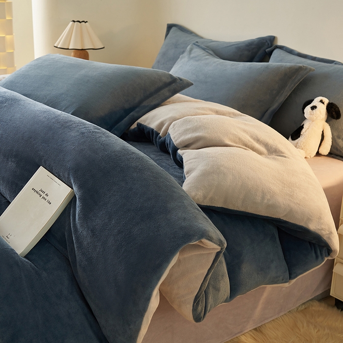 91家纺网 家纺一手货源 找家纺 2025新款多巴胺小红书纯色牛奶绒四件套牛奶绒被套跨境定制-风格二 宾利蓝灰