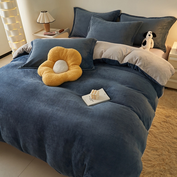 91家纺网 家纺一手货源 找家纺 2025新款多巴胺小红书纯色牛奶绒四件套牛奶绒被套跨境定制-风格二 宾利蓝灰
