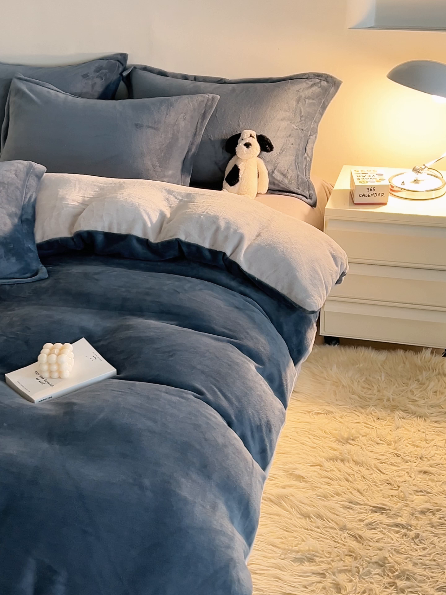 91家纺网 家纺一手货源 找家纺 2025新款多巴胺小红书纯色牛奶绒四件套牛奶绒被套跨境定制-风格二 宾利蓝灰