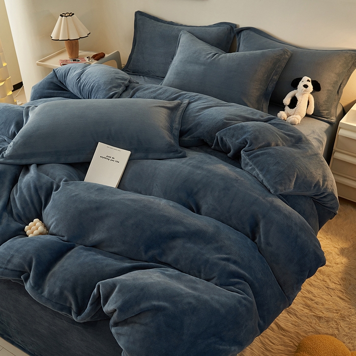 91家纺网 家纺一手货源 找家纺 2025新款多巴胺小红书纯色牛奶绒四件套牛奶绒被套跨境定制-风格二 宾利蓝