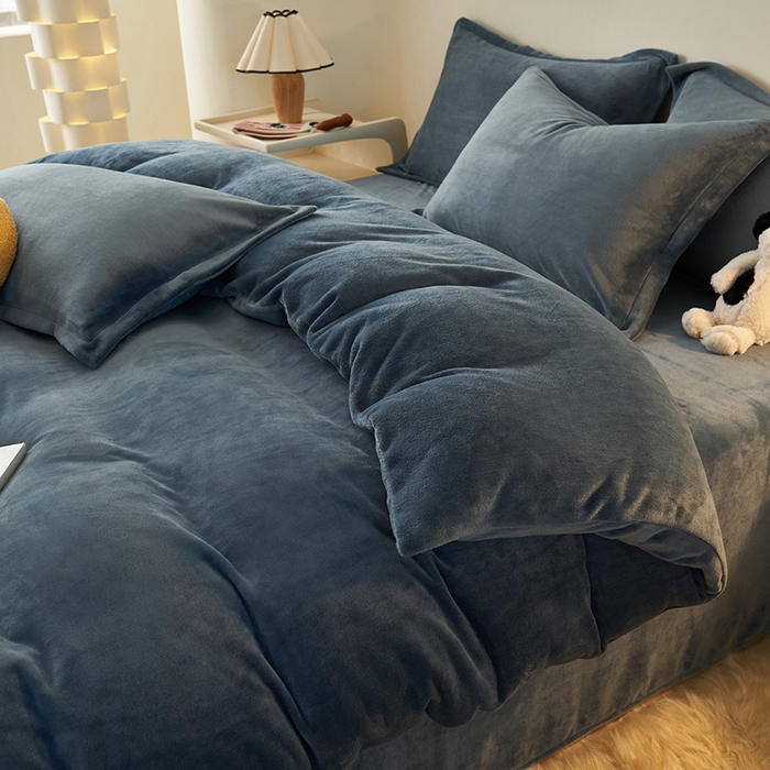 91家纺网 家纺一手货源 找家纺 2025新款多巴胺小红书纯色牛奶绒四件套牛奶绒被套跨境定制-风格二 宾利蓝