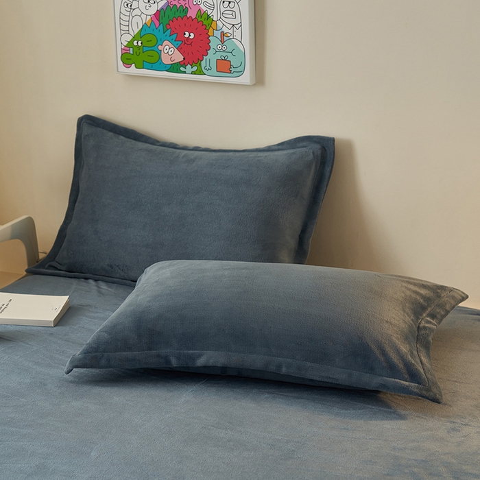 91家纺网 家纺一手货源 找家纺 2025新款多巴胺小红书纯色牛奶绒四件套牛奶绒被套跨境定制-风格二 宾利蓝