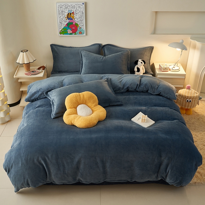 91家纺网 家纺一手货源 找家纺 2025新款多巴胺小红书纯色牛奶绒四件套牛奶绒被套跨境定制-风格二 宾利蓝