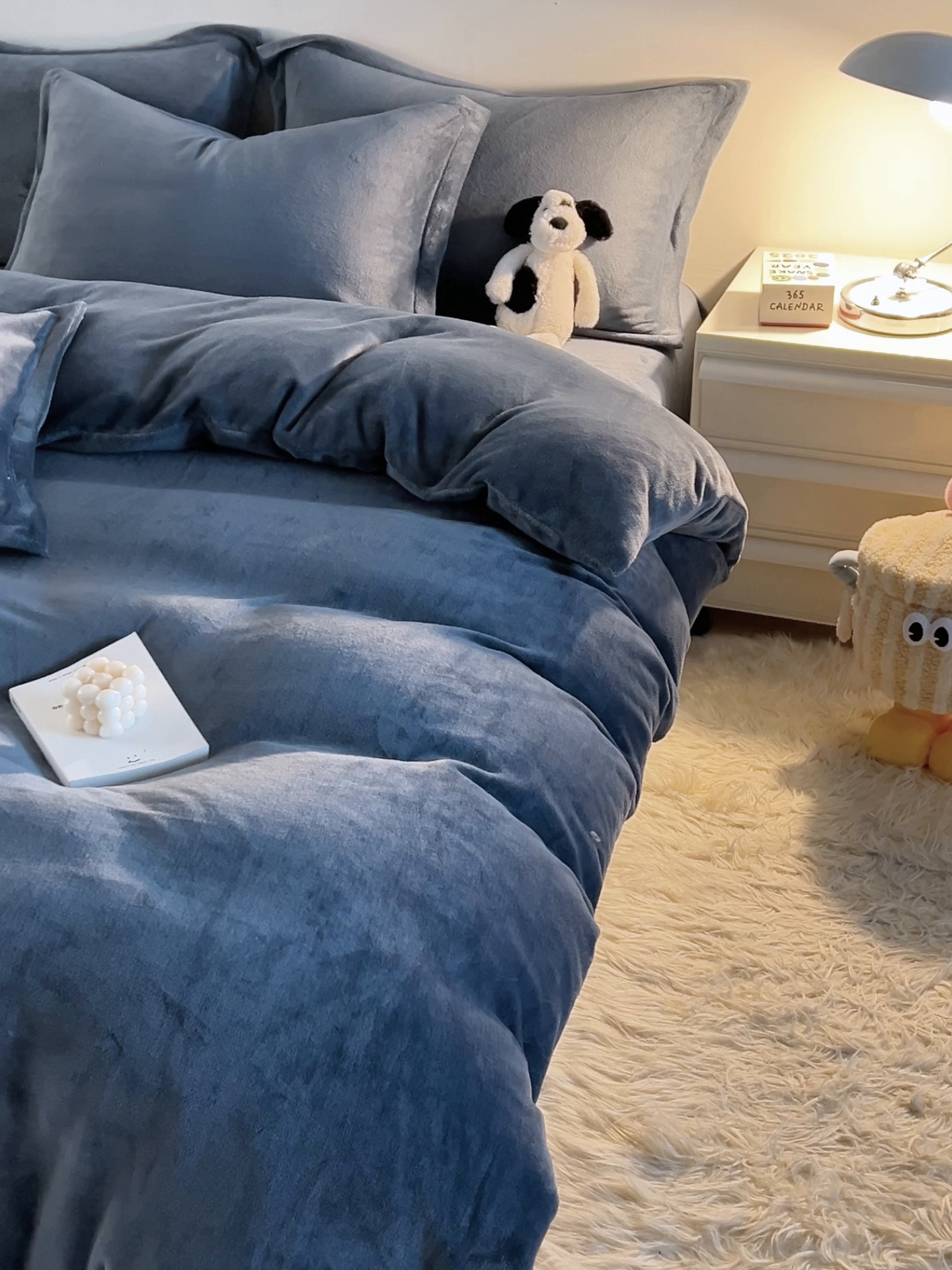 91家纺网 家纺一手货源 找家纺 2025新款多巴胺小红书纯色牛奶绒四件套牛奶绒被套跨境定制-风格二 宾利蓝