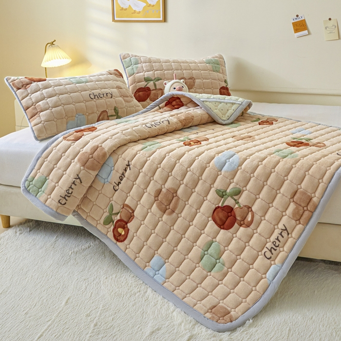 91家纺网 家纺一手货源 找家纺 （总）卡伦家纺 2025新款A类牛奶绒夹棉加厚床垫单人双人床垫保护垫