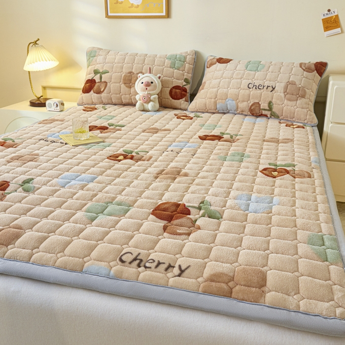 91家纺网 家纺一手货源 找家纺 （总）卡伦家纺 2025新款A类牛奶绒夹棉加厚床垫单人双人床垫保护垫