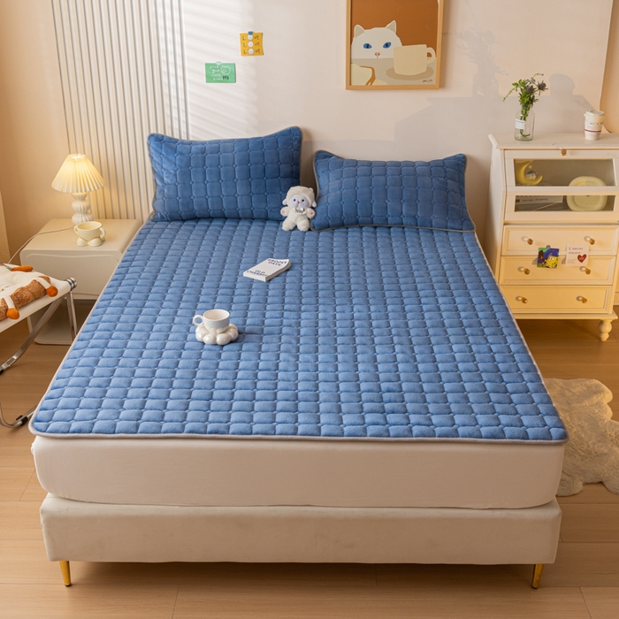 91家纺网 家纺一手货源 找家纺 （总）卡伦家纺 2025新款A类牛奶绒夹棉加厚床垫单人双人床垫保护垫