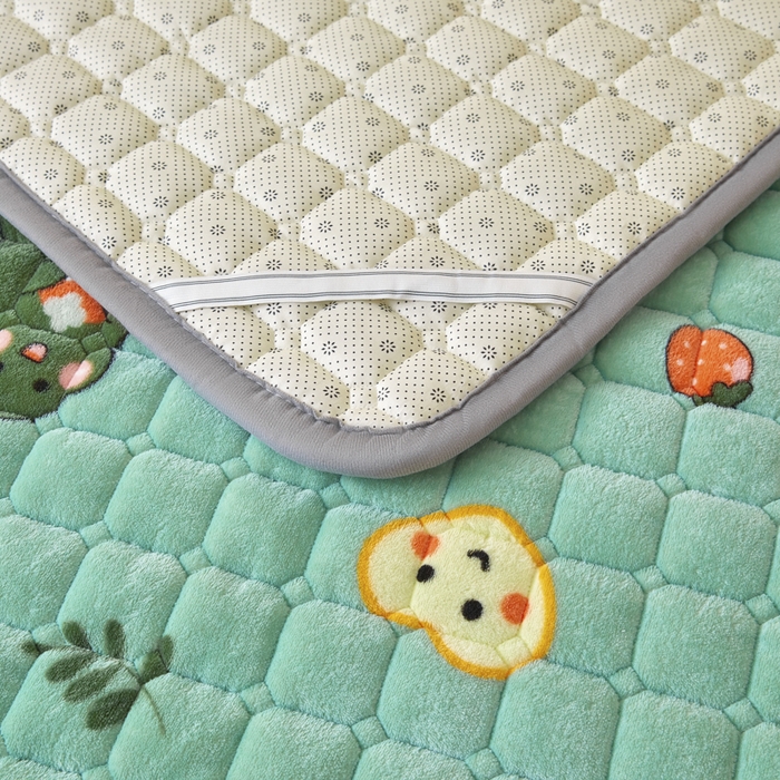 91家纺网 家纺一手货源 找家纺 卡伦家纺 2025新款A类牛奶绒夹棉加厚床垫单人双人床垫保护垫 呆萌恐龙